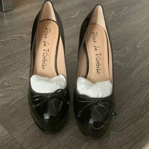 POUR LA VICTOIRE never worn shoes!